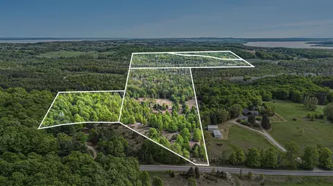 90 E Acres E Otto, Suttons Bay, MI 49682