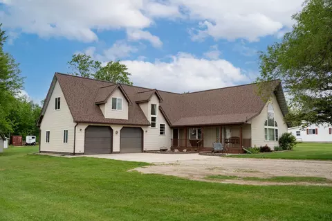 9755 E Deerfield, Shepherd, MI 48883