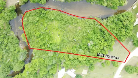 1033 Bonanza, Weidman, MI 48893