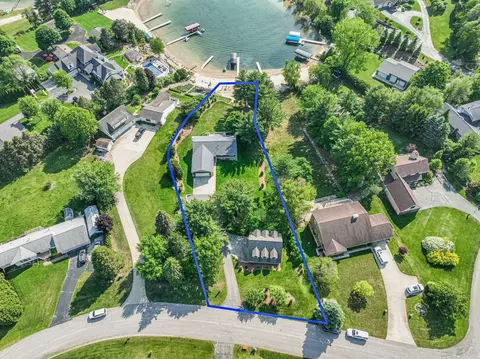 5163 Silver Cv, Traverse City, MI 49685