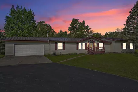 2439 W 10 12 Mile, Irons, MI 49644