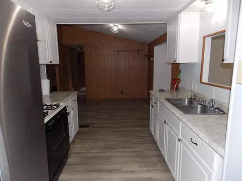 Kitchen - 8571 N Seymour, Flushing, MI 48433 photo 3 of 4