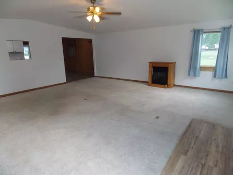 Living - 8571 N Seymour, Flushing, MI 48433 photo 3 of 6