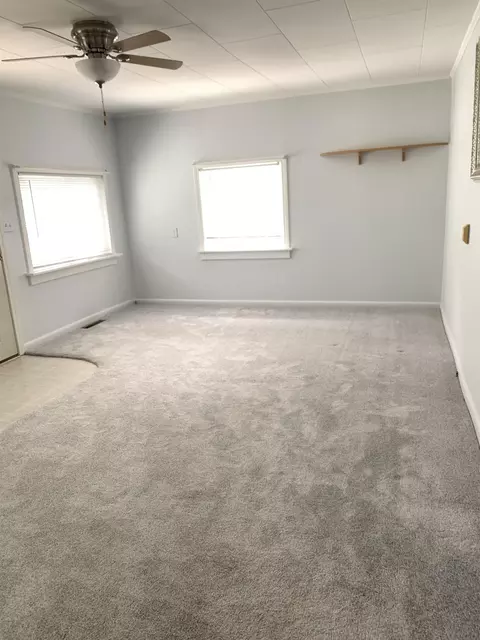 116 Windsor, Alma, MI 48801 photo 2