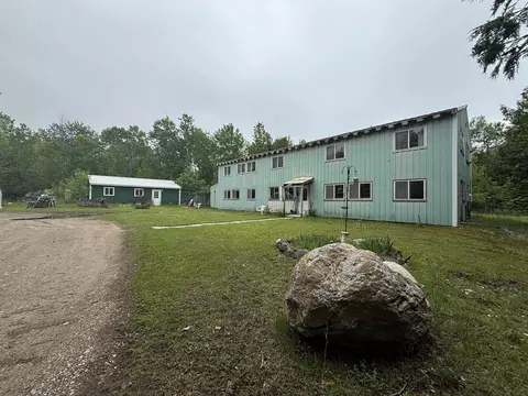 474 Lake Shr, Charlevoix, MI 49720