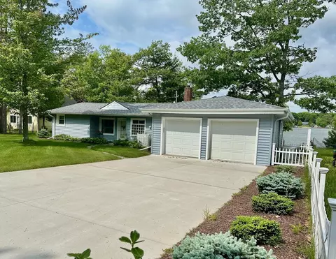 3732 E Cedar Lk, Greenbush, MI 48738