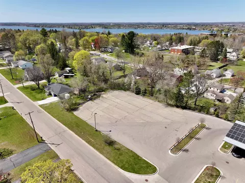 208 Robertson, Cadillac, MI 49601