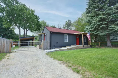 1077 Oak, Traverse City, MI 49686
