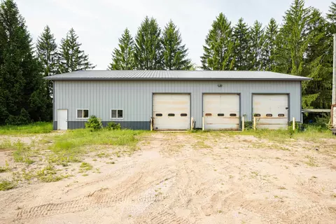 5578 S M-37, Grawn, MI 49637