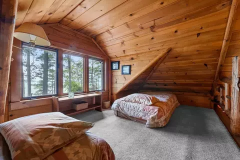 Bedroom - 100 Flag Pt, Roscommon, MI 48653 photo 2 of 10