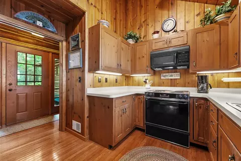 Kitchen - 100 Flag Pt, Roscommon, MI 48653 photo 1 of 3
