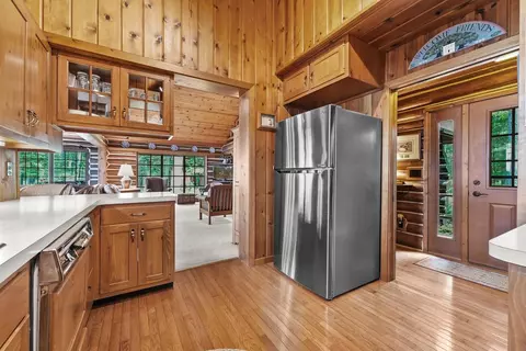 Kitchen - 100 Flag Pt, Roscommon, MI 48653 photo 3 of 3