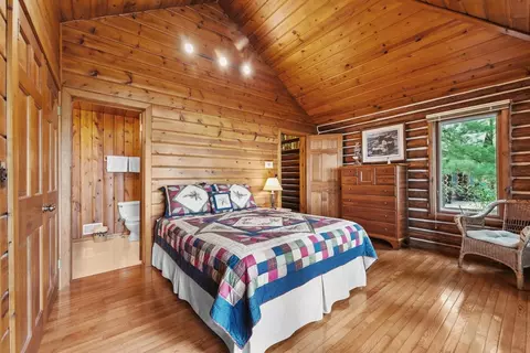 Bedroom - 100 Flag Pt, Roscommon, MI 48653 photo 5 of 10