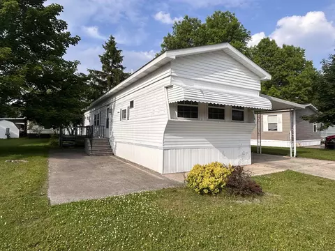 4510 W Country, Saginaw, MI 48603