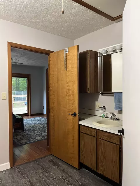 Bath - 914 S Foster, Au Gres, MI 48703 photo 3 of 3