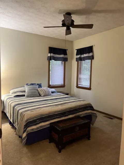 Bedroom - 914 S Foster, Au Gres, MI 48703 photo 2 of 2
