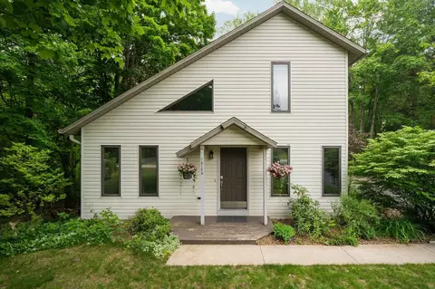 10129 Deerpath S, Traverse City, MI 49685
