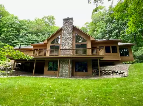 6352 S Westwood, Suttons Bay, MI 49682