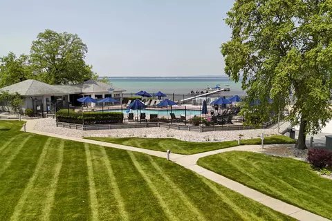 5624 E Creeks #55, Williamsburg, MI 49690