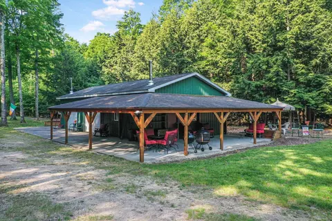 405 E Shetland, Cedar, MI 49621