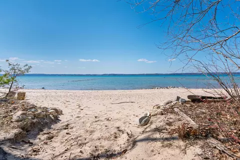 7905 Peaceful Vly, Williamsburg, MI 49690