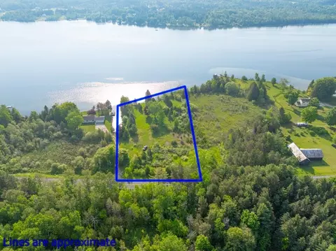 1851 S Lake Shr, Lake Leelanau, MI 49653