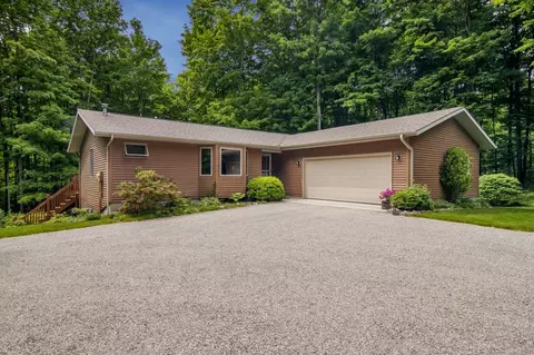 16326 Milnichol, Thompsonville, MI 49683