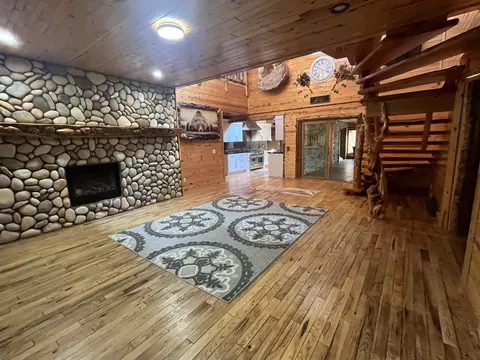 Living - 8840 Golfside, Shepherd, MI 48883 photo 2 of 6
