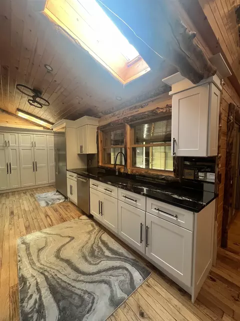 Kitchen - 8840 Golfside, Shepherd, MI 48883 photo 6 of 10
