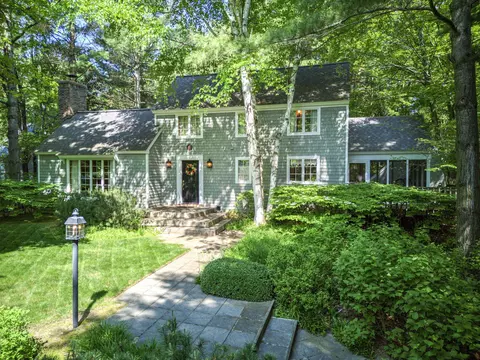4079 E Oxford, Leland, MI 49654