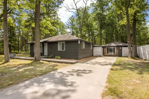 6015 Crystal Bch, Rapid City, MI 49676