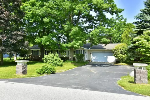 12829 S Roseland, Traverse City, MI 49684