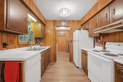 10085 Harmony, Interlochen, MI 49643 photo 9