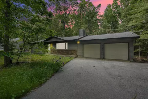 10085 Harmony, Interlochen, MI 49643