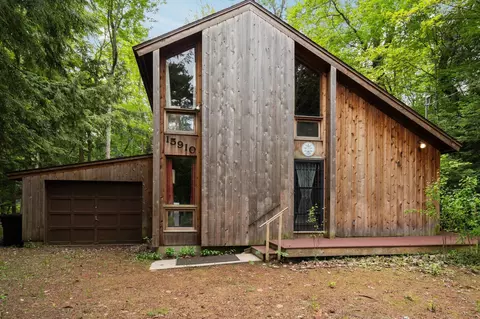 15910 E Cherry Park, Northport, MI 49670
