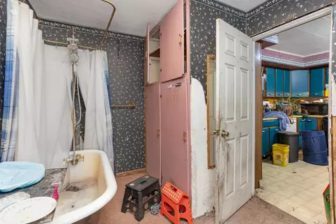 Bath - 309 W W Orch, Shepherd, MI 48883 photo 1 of 2