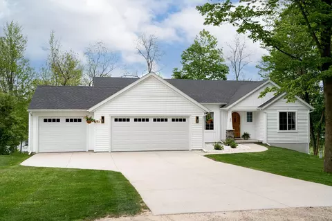 84 9 Mile Rd NW, Comstock Park, MI 49321