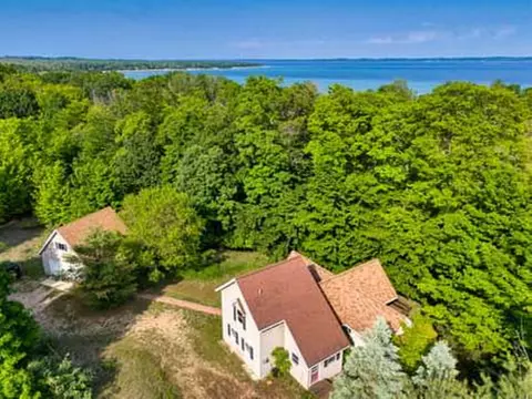 4467 S Forthill, Suttons Bay, MI 49682
