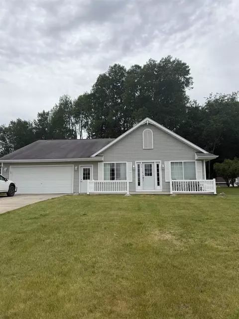 928 S Brinton, Lake Isabella, MI 48893
