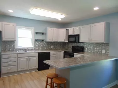 105 S Gwinner, Ithaca, MI 48847 photo 8