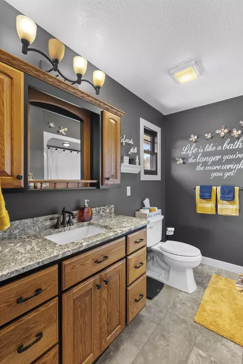 Bath - 4255 S Eberhart, Clare, MI 48617 photo 4 of 9