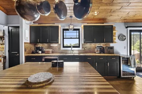 Kitchen - 4255 S Eberhart, Clare, MI 48617 photo 5 of 9