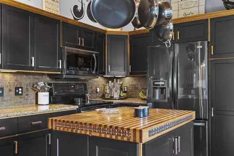 Kitchen - 4255 S Eberhart, Clare, MI 48617 photo 4 of 9