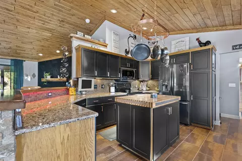 Kitchen - 4255 S Eberhart, Clare, MI 48617 photo 3 of 9
