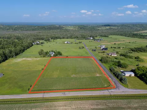 7027 Tobeco Crk, Williamsburg, MI 49690