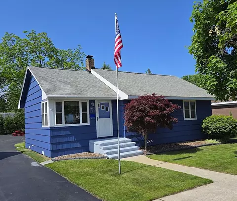 705 E Bay, East Tawas, MI 48730