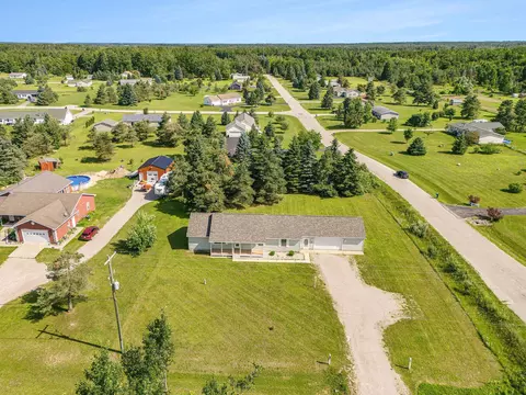 2703 Orchard Bch, Cheboygan, MI 49721 photo 32