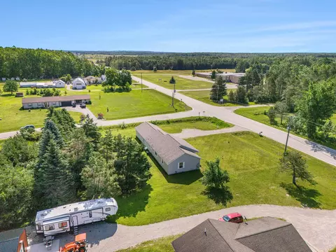 2703 Orchard Bch, Cheboygan, MI 49721 photo 31