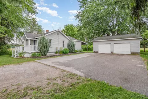 3366 E Hubbard, Midland, MI 48642 photo 2