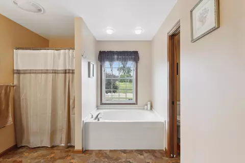 Bath - 514 Westwind, Ithaca, MI 48847 photo 1 of 3